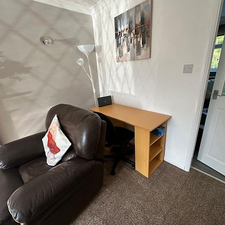 Hinckley Home Sleeps 7 Complete house Leicester Buitenkant foto