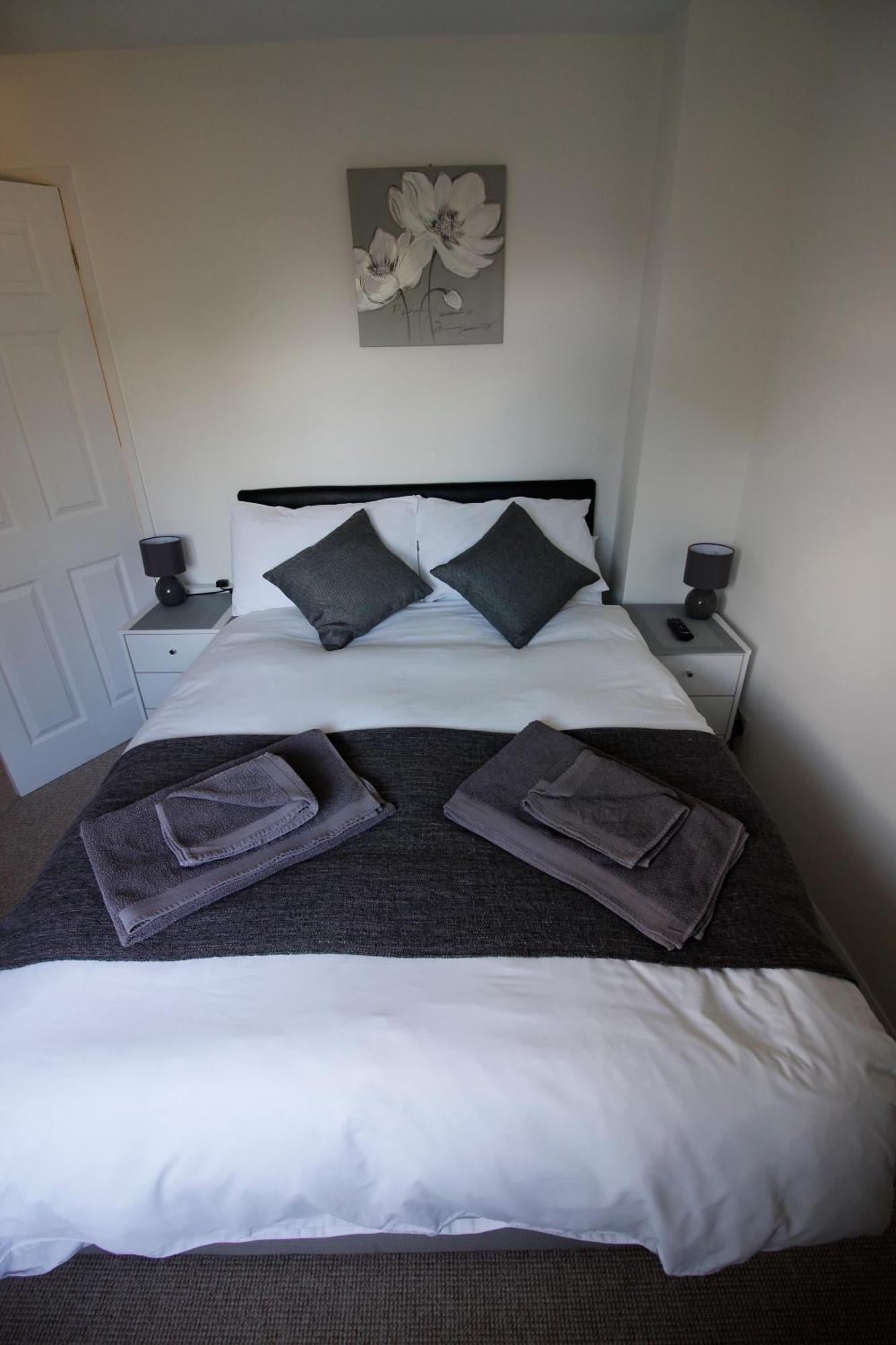 Hinckley Home Sleeps 7 Complete house Leicester Buitenkant foto