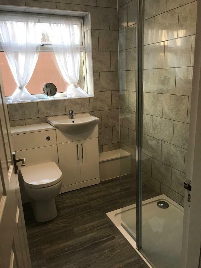 Hinckley Home Sleeps 7 Complete house Leicester Buitenkant foto