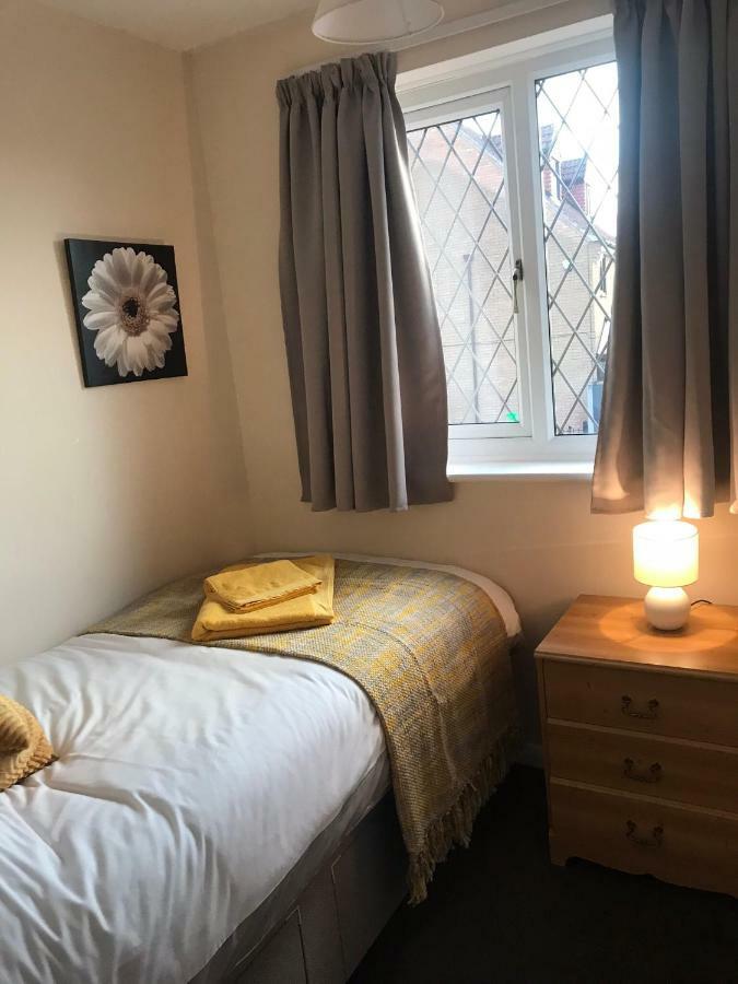 Hinckley Home Sleeps 7 Complete house Leicester Buitenkant foto